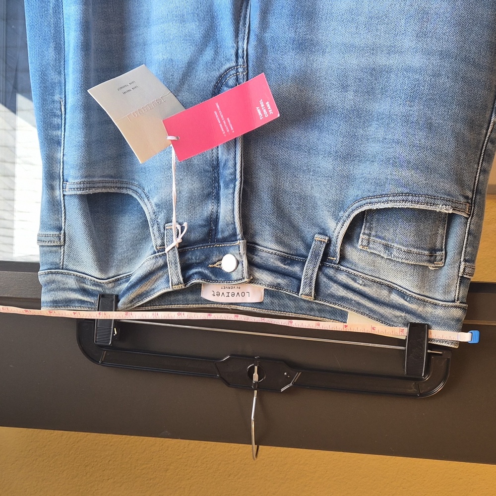 NWT High Rise, Wide Leg Women's Jeans - Picture 6 of 6